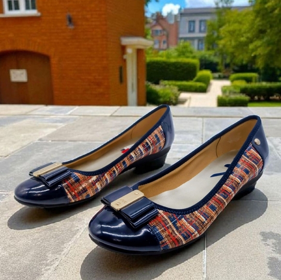 Anne Klein Aricia Sz 10 Navy and Multicolor Women's Flats - Picture 1 of 9